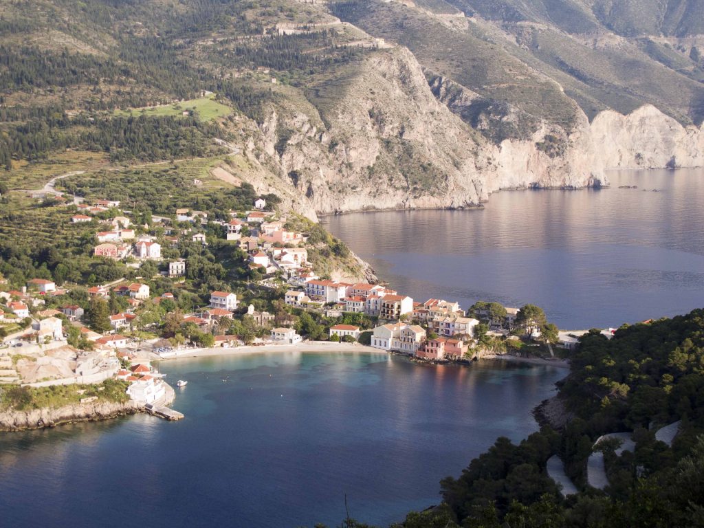 ALLA SCOPERTA DI CEFALONIA | Tra spiagge meravigliose, paesini colorati e buon vino