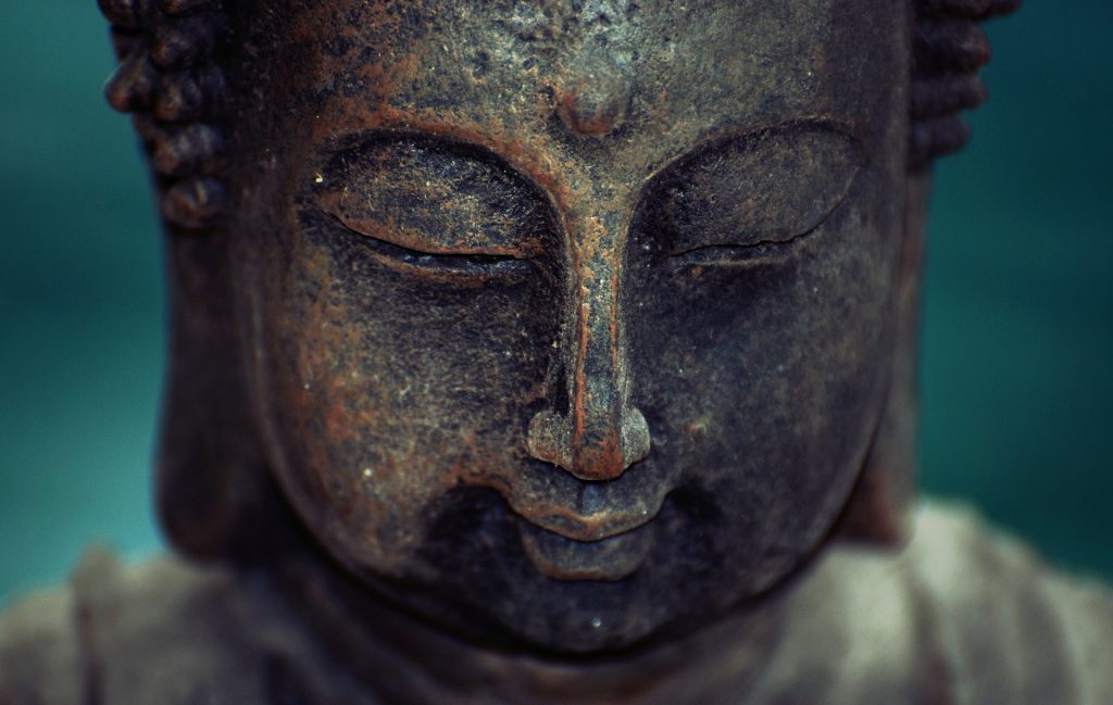 COME INIZIARE A MEDITARE: LIBRI E APP PER IMPARARE A CALMARE LA MENTE