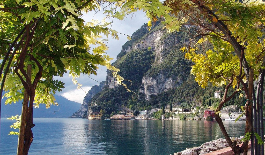 VACANZE SUL LAGO DI GARDA: 15 CASE E VILLE CON GIARDINO